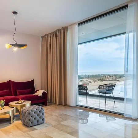 Paradiso Dreams Hotel, 内塞伯尔