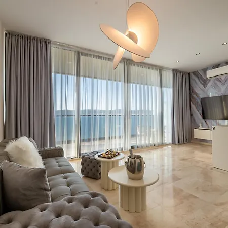Paradiso Dreams Hotel, 内塞伯尔