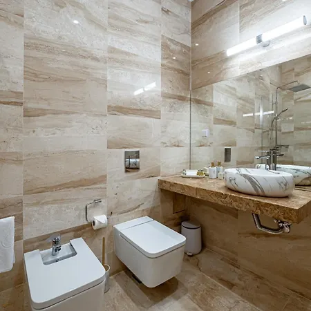 Paradiso Dreams Hotel, 内塞伯尔