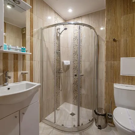 Paradiso Dreams Hotel, 네세부르