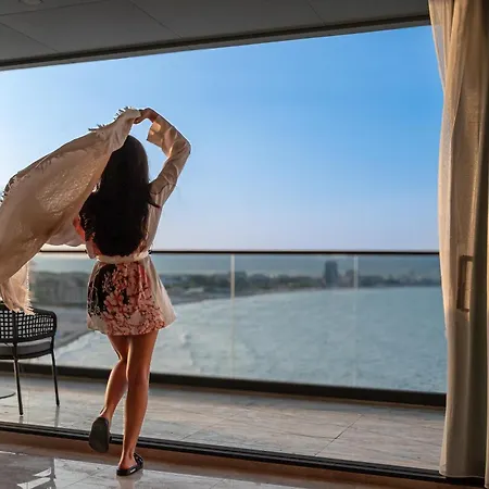 Paradiso Dreams Hotel, 4* 네세부르